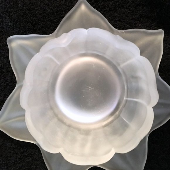 Westmoreland Vintage Lotus Flower Themed Frosted Glass Bowls and Plates Like New - Picture 3 of 3
